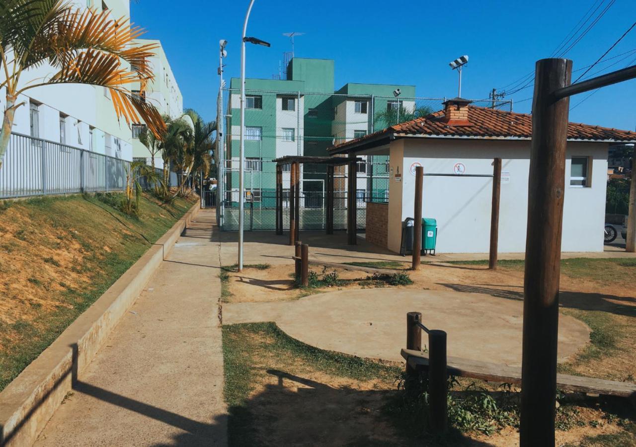 Elegancia E Conforto No Centro Da Cidade Vespasiano Exterior photo